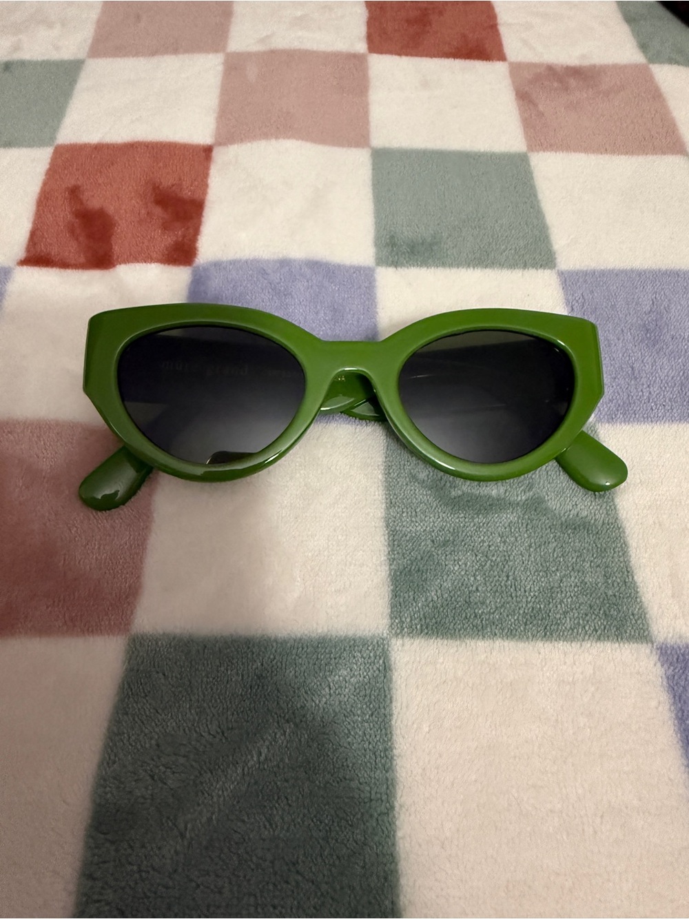Green Sunglasses - Fashionable UV Shades